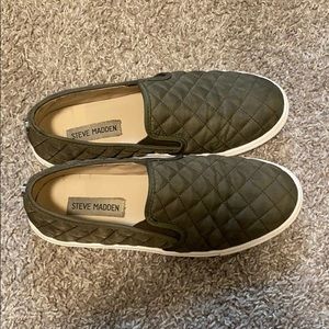 Steve madden quilted shoes